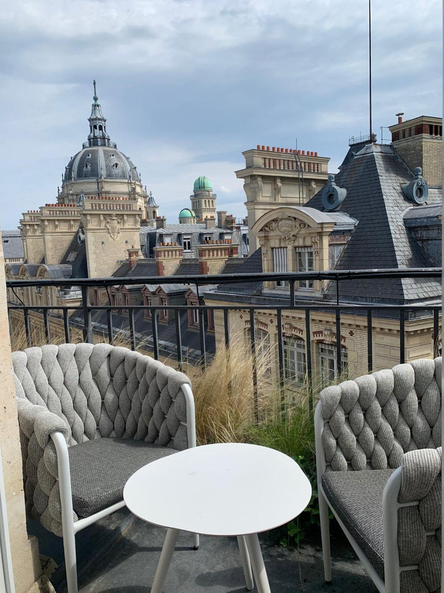 Signature Terrace Room